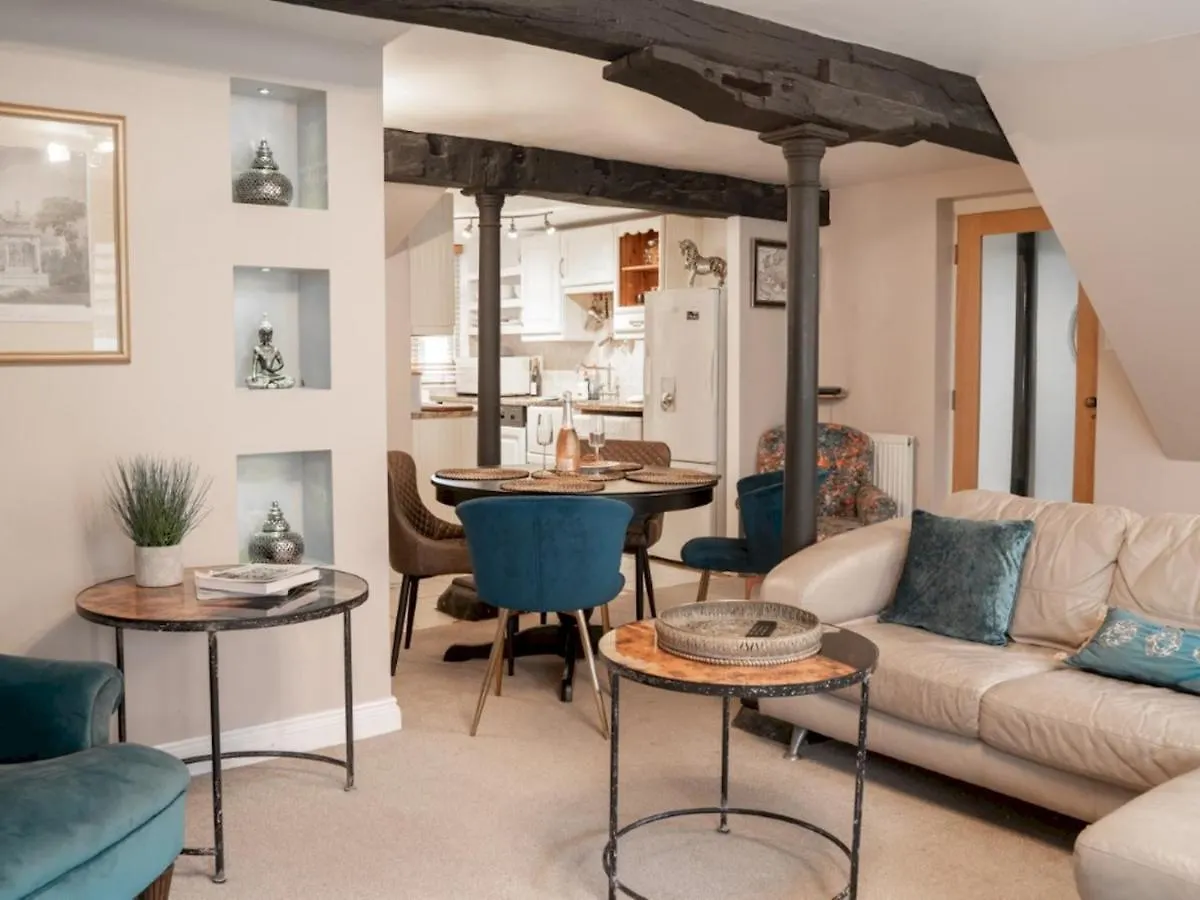 Pass The Keys Castle St Spacious City Centre 2 Bed Townhouse With Parking Chester 0*,  United Kingdom