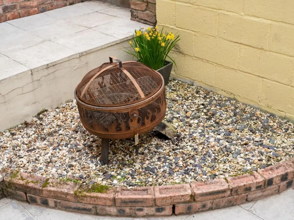 Pass The Keys Castle St Spacious City Centre 2 Bed Townhouse With Parking Chester United Kingdom